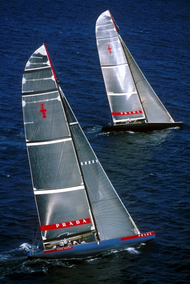 Auckland - Nuova Zelanda - Gennaio 2001
Luna Rossa e Young America in allenamento

Auckland - New Zealand - January 2001
Luna Rossa and Young America on training