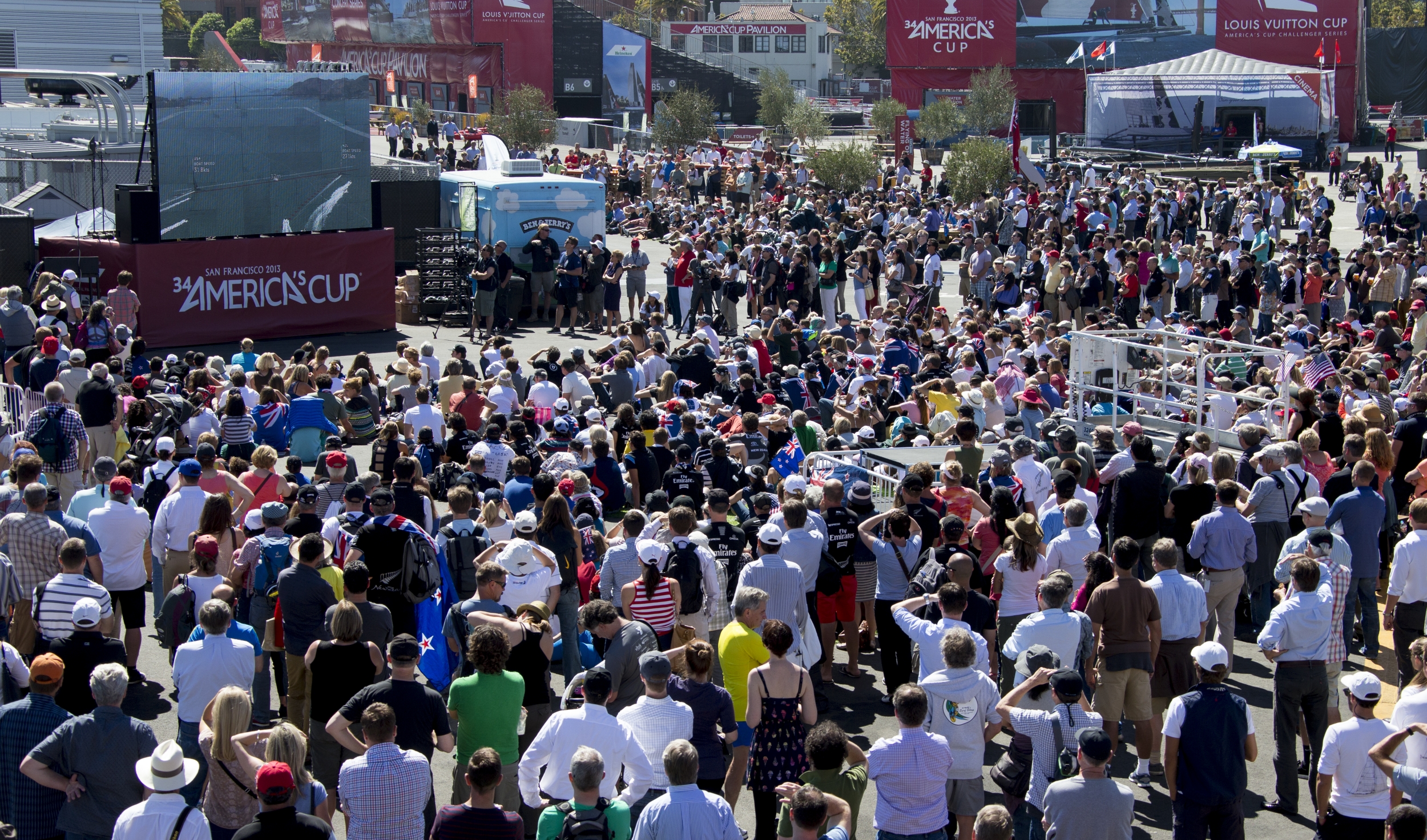 San Francisco
34th AMERICA'S CUP
America's Cup Final
Oracle Team USA vs Emirates Team New Zealand
Photo: