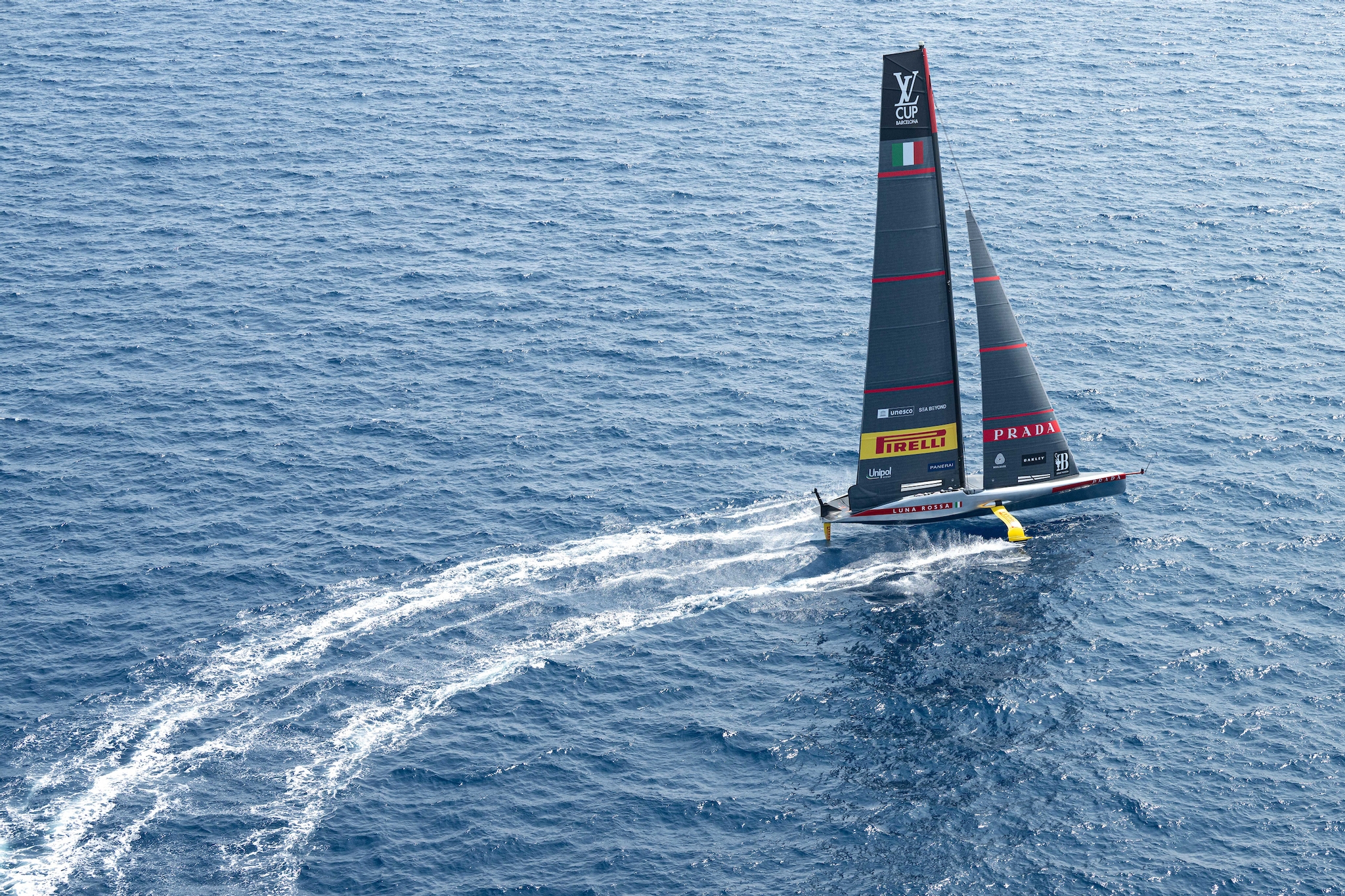 AC75 SAILING - Luna Rossa
