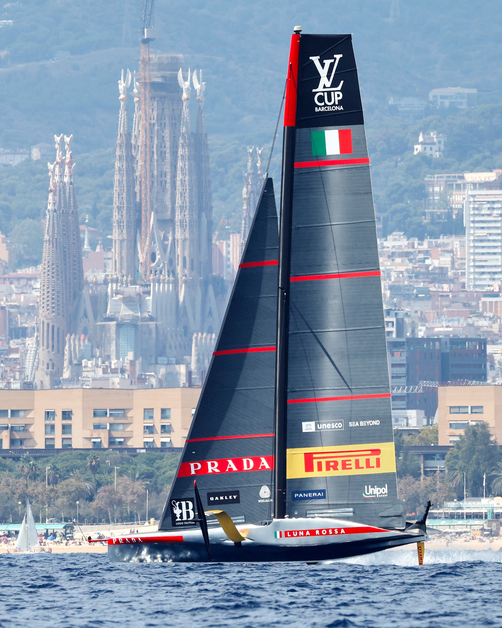 AC75 SAILING - Luna Rossa